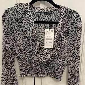 Zara Women's Black and White Ruffle Blouse